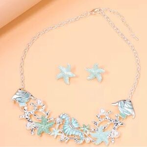 🌟🌟🌟BOGOHO 🌟🌟🌟Starfish and Coral Necklace and Earring Set